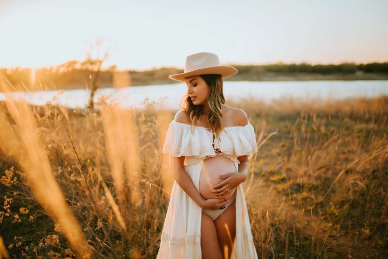 Embracing the "New" Her: Creative Maternity Photography